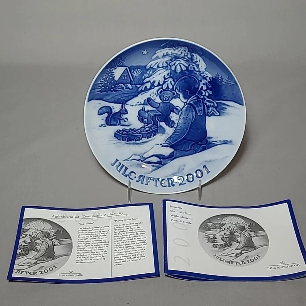 Bing & Grondahl 2001 Playing in the Snow Copenhagen Porcelain Plate